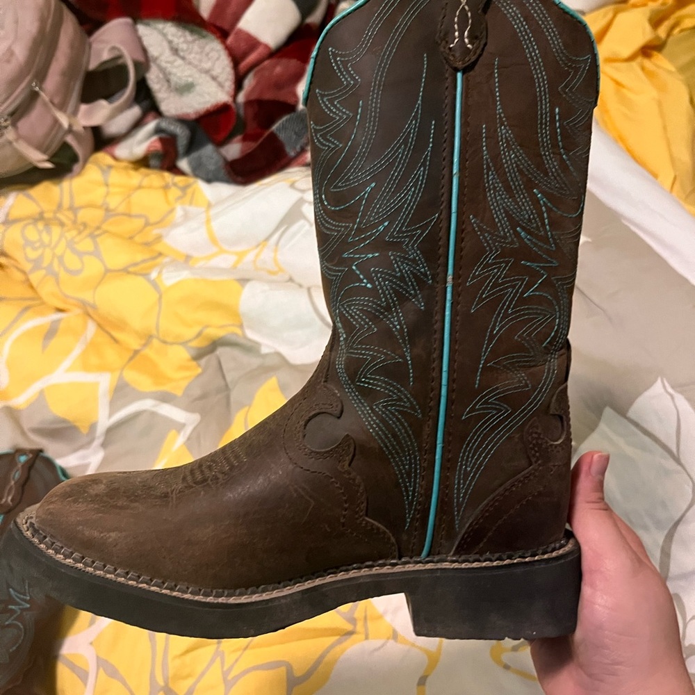 cowgirl boots ! Brand new only used once on my horse didn’t like them as much !
